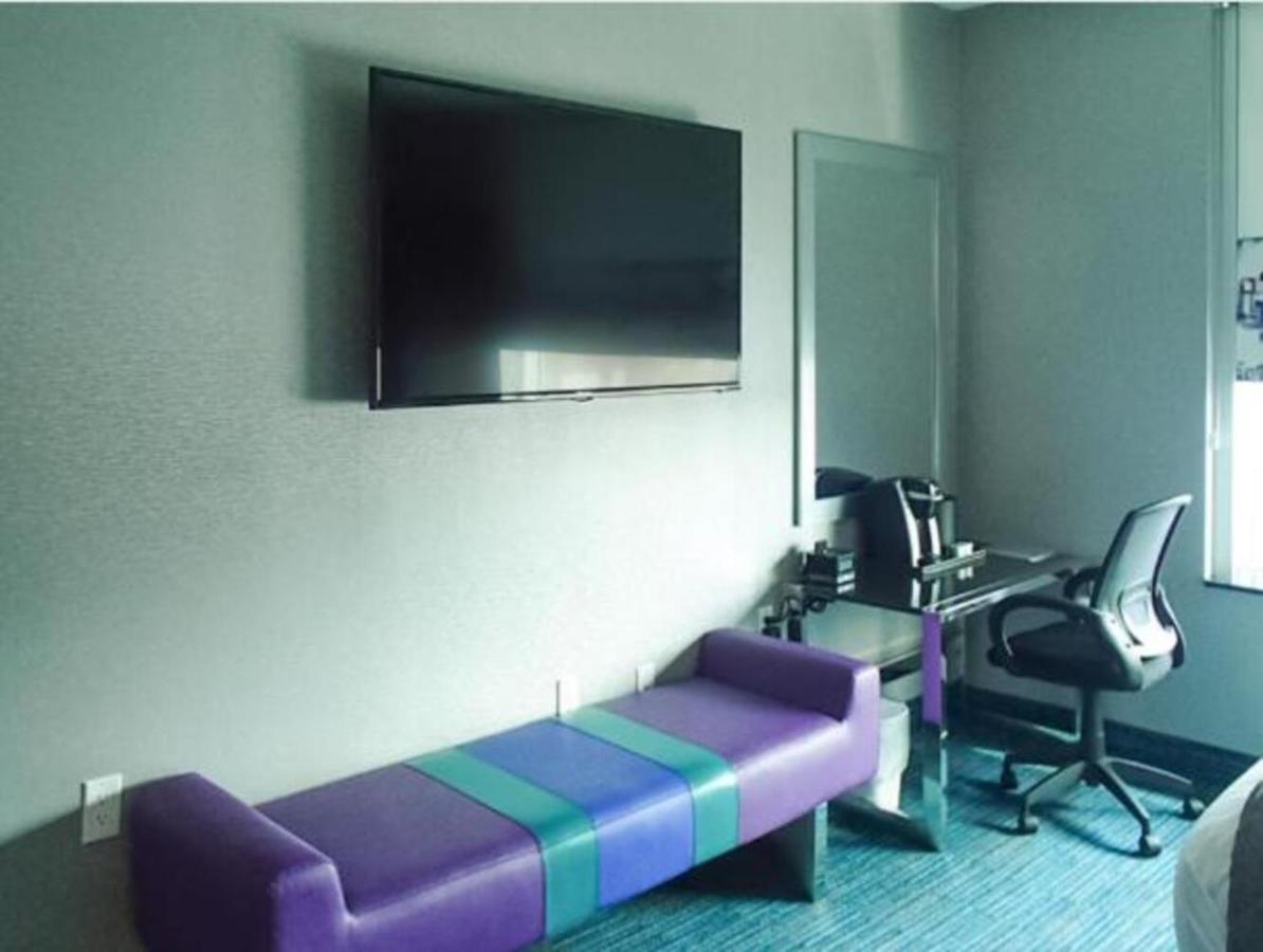 Umbrella Hotel Bronx New York Extérieur photo
